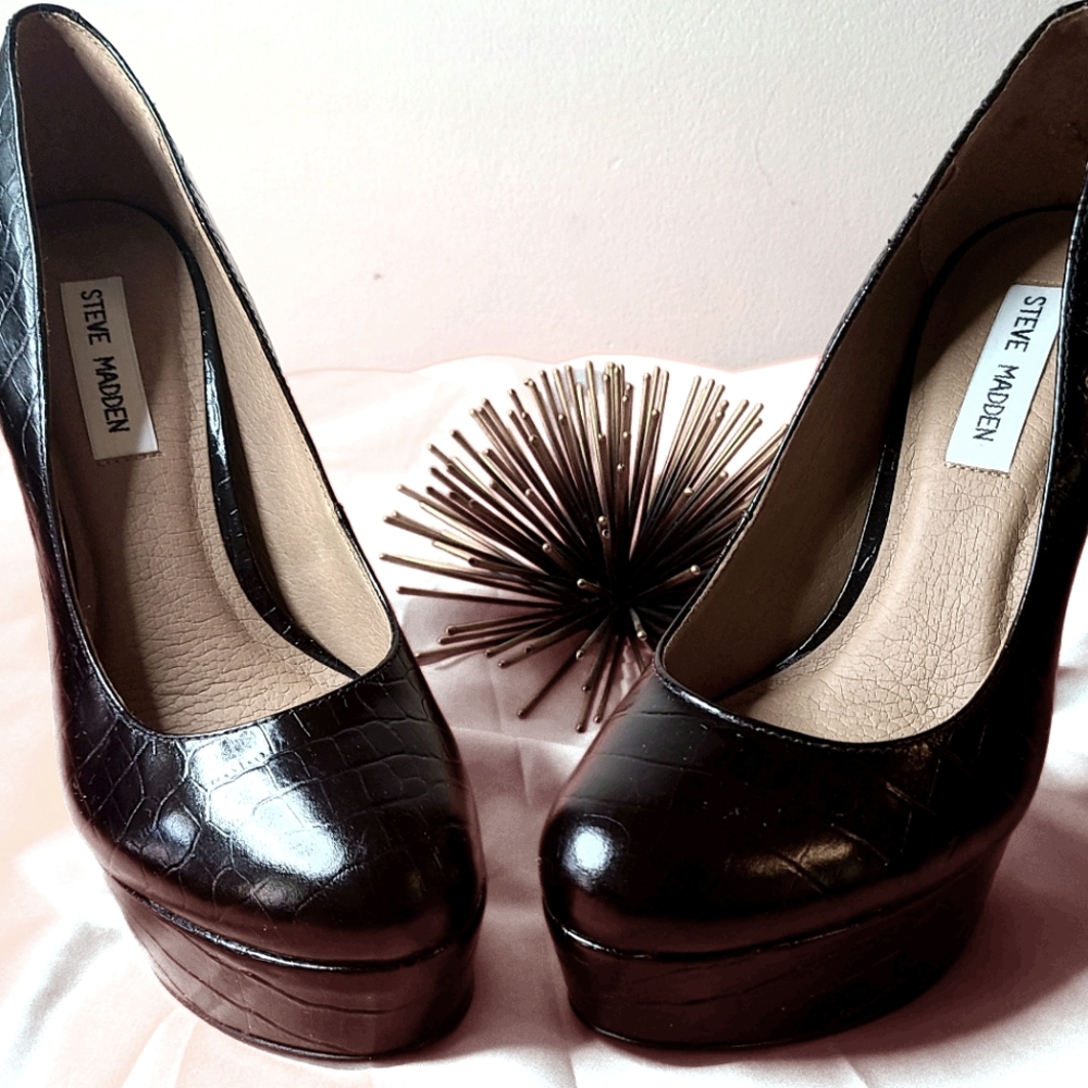 Steve Madden Heels - Picture 1 of 4